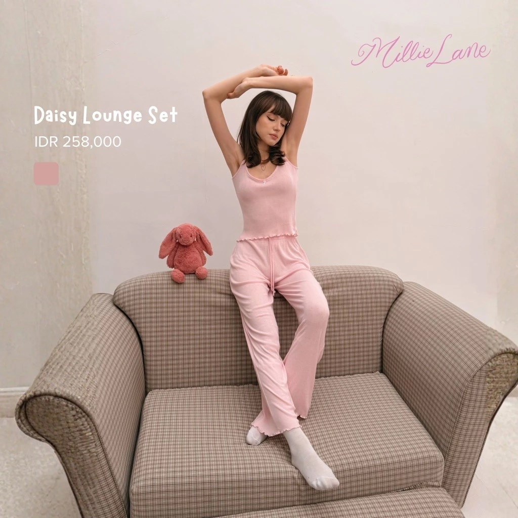 Millie Lane Daisy Lounge Set warna pink